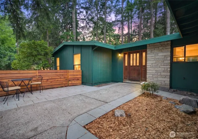 Photo 3 of Sale Pending at 1521 150th Avenue Se, Bellevue, WA 98007 | MLS# NWM2533209 | Listing updated on 2026-09-25