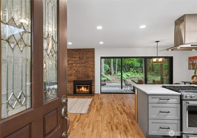 Photo 3 of Sale Pending at 1521 150th Avenue SE, Bellevue, WA 98007 | MLS# NWM2533209 | Listing updated on 2026-09-25
