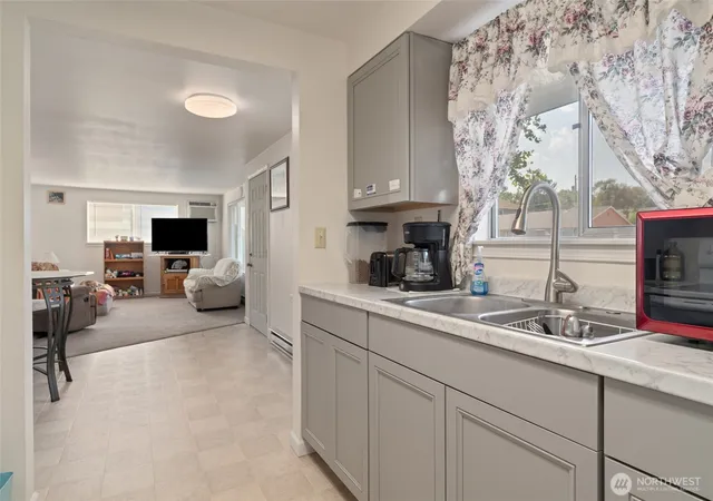 Photo 4 of Single family home for sale at 519 N Clark Rd, Moses Lake, WA 98837 | MLS# NWM2533230 | Listing updated on 2026-09-21