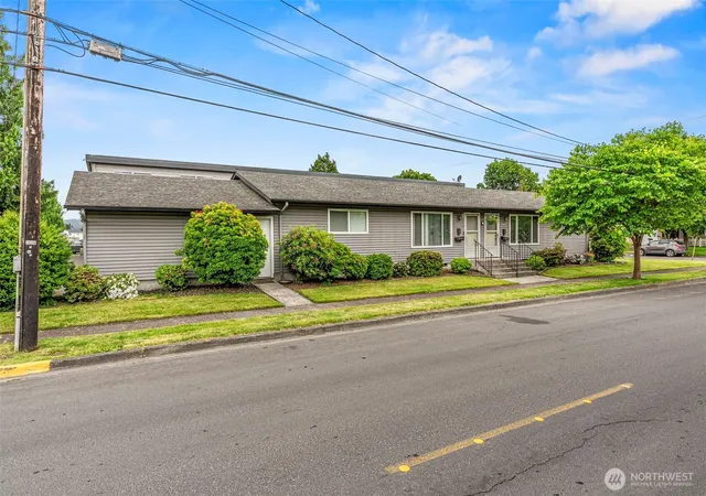 Multi family home for sale at 733 Delaware St, Longview, WA 98632 | MLS# NWM2533254