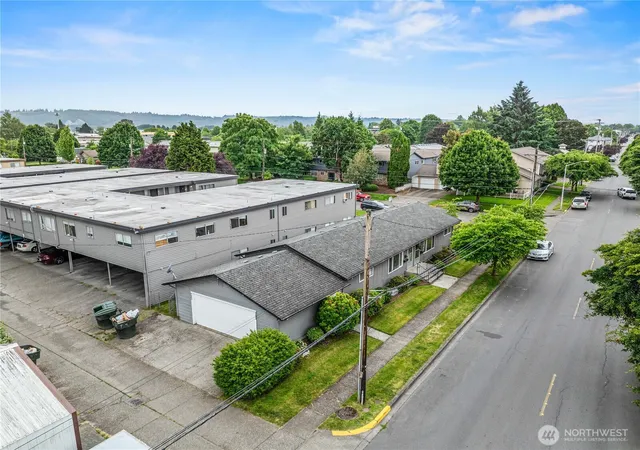 Photo 2 of Multi family home for sale at 733 Delaware St, Longview, WA 98632 | MLS# NWM2533254 | Listing updated on 2026-09-22