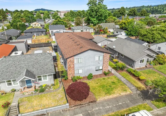 Photo 3 of Multi family home for sale at 1521 9th Avenue, Longview, WA 98632 | MLS# NWM2533270 | Listing updated on 2026-09-22