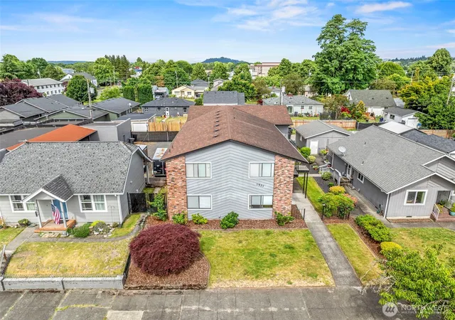 Photo 4 of Multi family home for sale at 1521 9th Avenue, Longview, WA 98632 | MLS# NWM2533270 | Listing updated on 2026-09-22
