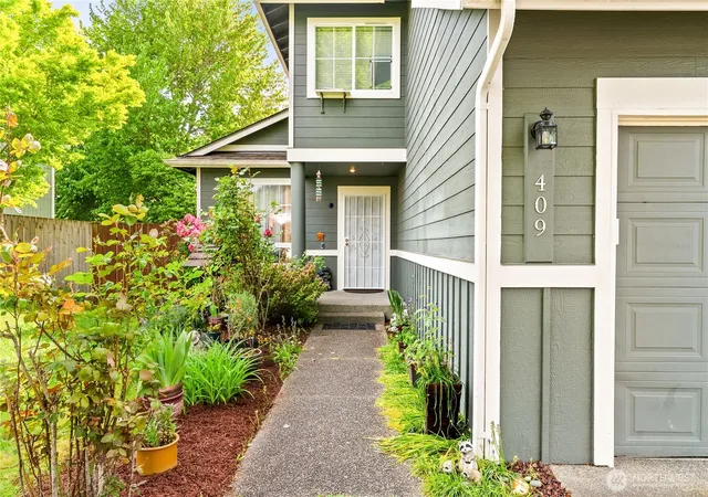 Photo 2 of Single family home for sale at 409 Kensington Ave Nw, Orting, WA 98360 | MLS# NWM2533283 | Listing updated on 2026-09-21