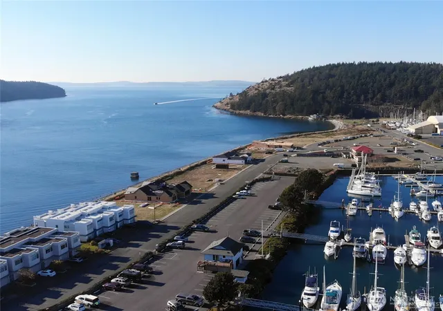 Photo 2 of Single family home for sale at 2215 Skyline Way, Anacortes, WA 98221 | MLS# NWM2533286 | Listing updated on 2026-09-21
