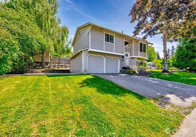 Photo 4 of Single family home for sale at 2207 180th Place SE, Bothell, WA 98012 | MLS# NWM2533318 | Listing updated on 2026-09-21