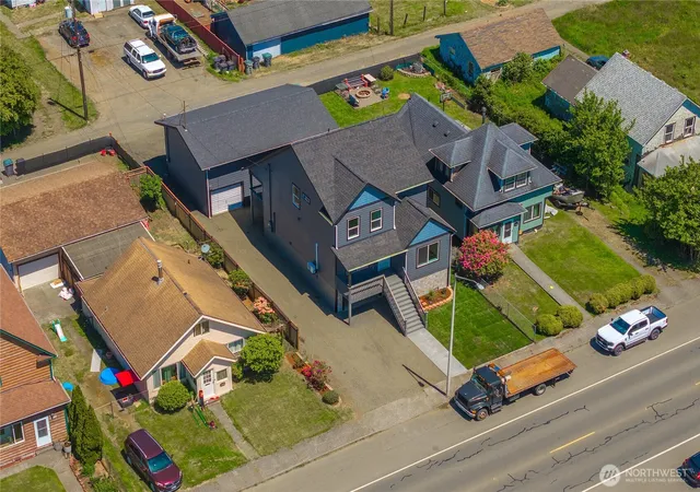 Photo 3 of Sale Pending at 2511 Bay Ave, Hoquiam, WA 98550 | MLS# NWM2533361 | Listing updated on 2026-09-30