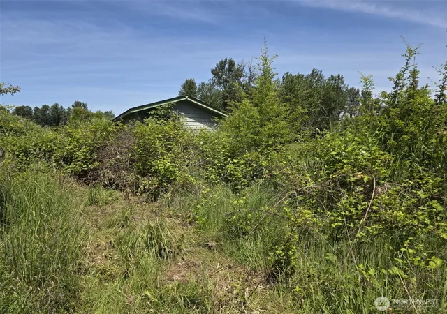 Photo 3 of Sale Pending at 14717 168th Street E, Orting, WA 98360 | MLS# NWM2533387 | Listing updated on 2026-09-17
