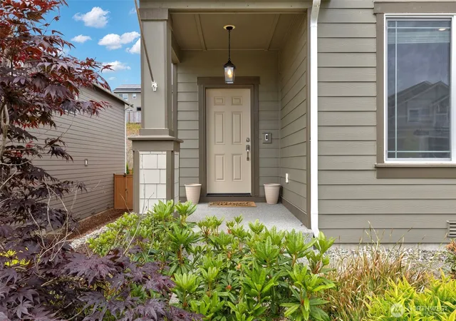 Photo 3 of Sale Pending at 1328 Baker Hts Loop, Bremerton, WA 98312 | MLS# NWM2533407 | Listing updated on 2026-09-19