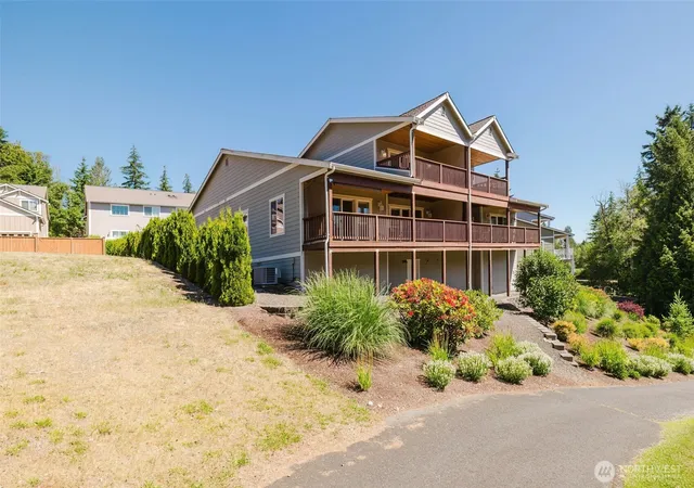 Photo 4 of Condo for sale at 920 E Old Ranch Rd #B7, Allyn, WA 98524 | MLS# NWM2533417 | Listing updated on 2026-09-23