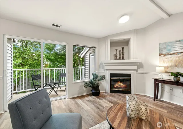 Condo for sale at 25235 SE Klahanie Blvd #E305, Sammamish, WA 98029 | MLS# NWM2533425