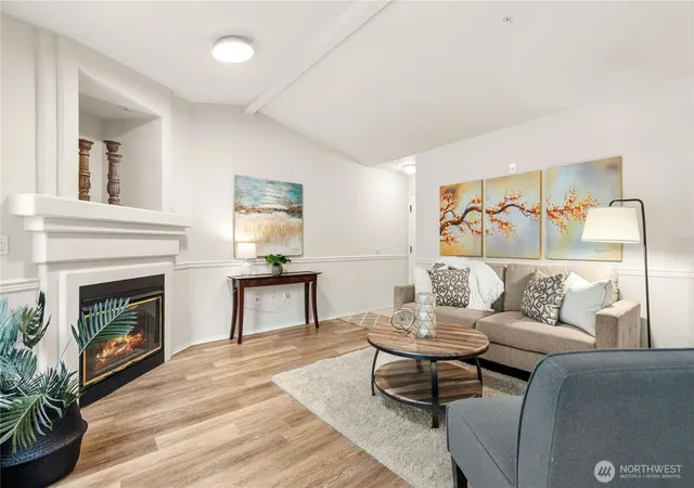 Photo 4 of Condo for sale at 25235 SE Klahanie Blvd #E305, Sammamish, WA 98029 | MLS# NWM2533425 | Listing updated on 2026-09-23