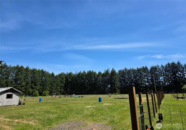 Photo 3 of Manufactured home for sale at 18 Newman Crk Rd, Elma, WA 98541 | MLS# NWM2533433 | Listing updated on 2026-09-24