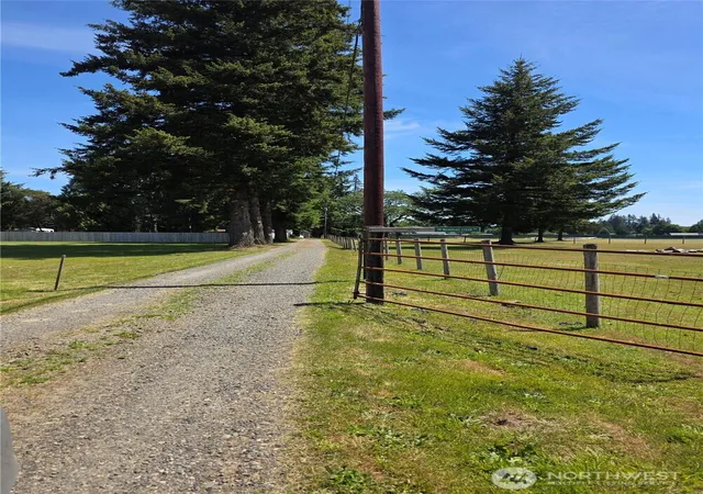 Photo 4 of Manufactured home for sale at 18 Newman Crk Rd, Elma, WA 98541 | MLS# NWM2533433 | Listing updated on 2026-09-24