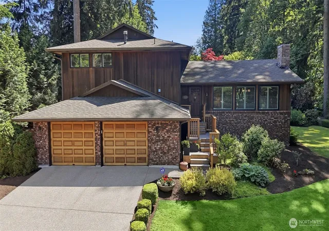 Photo 3 of Single family home for sale at 1526 S Lake Stickney Dr, Lynnwood, WA 98087 | MLS# NWM2533450 | Listing updated on 2026-10-13