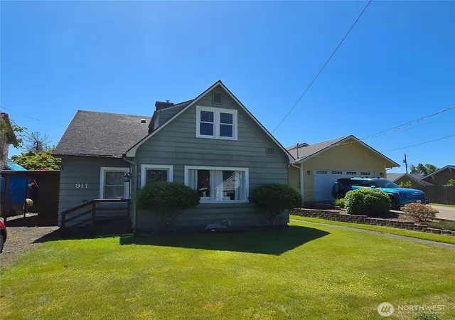 Photo 1 of Single family home for sale at 911 Alder, Hoquiam, WA 98550 | MLS# NWM2533454 | Listing updated on 2026-09-21