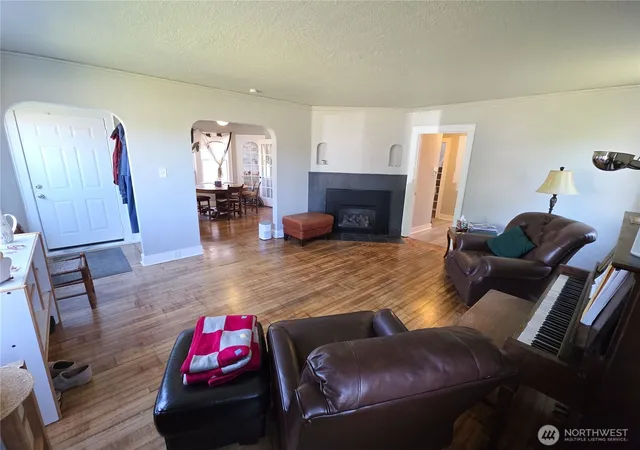 Photo 4 of Single family home for sale at 911 Alder, Hoquiam, WA 98550 | MLS# NWM2533454 | Listing updated on 2026-09-21