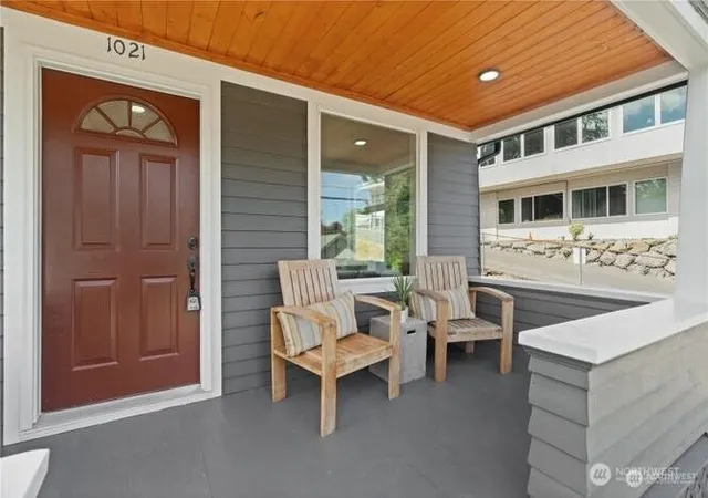 Photo 3 of Single family home for sale at 1021 SW 130th Street, Burien, WA 98146 | MLS# NWM2533493 | Listing updated on 2026-09-21