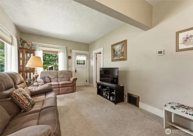 Photo 4 of Sale Pending at 100 W Dayton Ave, Dayton, WA 99328 | MLS# NWM2533504 | Listing updated on 2026-10-07