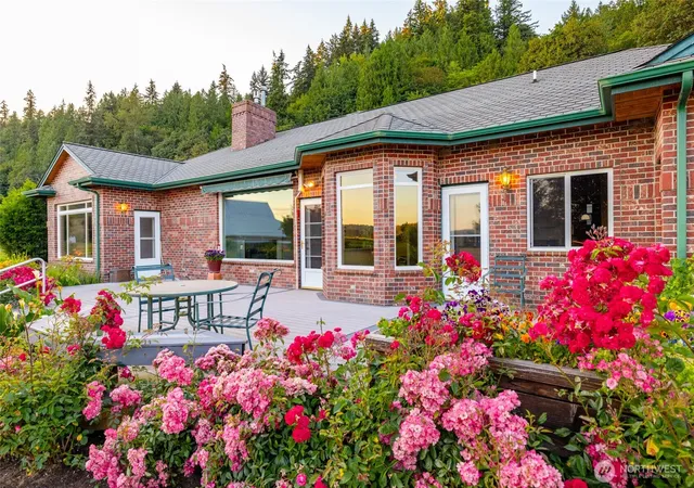 Photo 2 of Sale Pending at 2322 Pioneer Hwy, Stanwood, WA 98292 | MLS# NWM2533515 | Listing updated on 2026-08-18