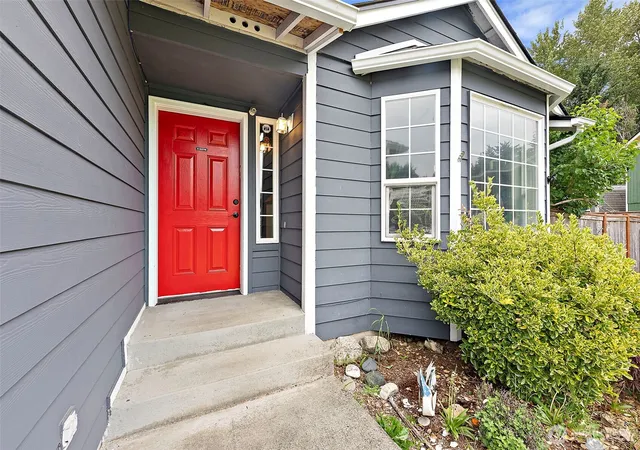 Photo 3 of Single family home for sale at 12001 140th Street Ct E, Puyallup, WA 98374 | MLS# NWM2533521 | Listing updated on 2026-09-21