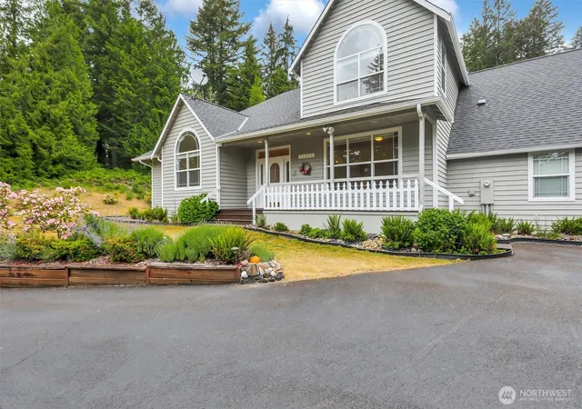 Photo 3 of Sale Pending at 11616 296th Avenue Ne, Carnation, WA 98014 | MLS# NWM2533527 | Listing updated on 2026-09-25
