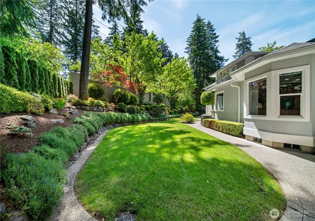 Photo 3 of Sale Pending at 11202 Greystone Dr SW, Lakewood, WA 98499 | MLS# NWM2533542 | Listing updated on 2026-09-29