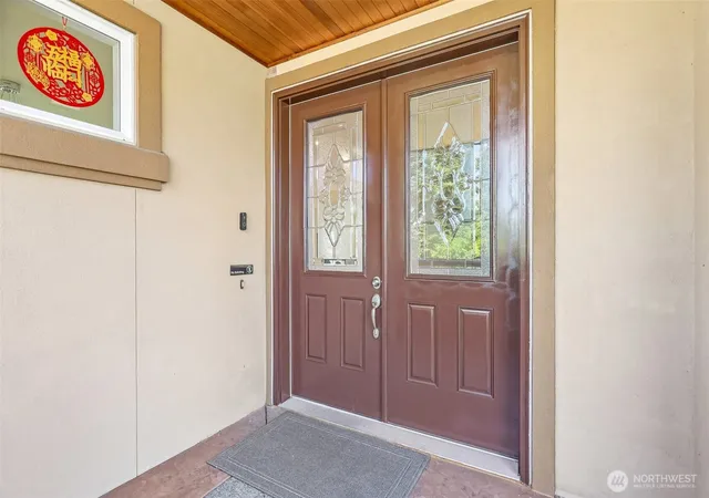 Photo 2 of Single family home for sale at 1006 N 28th Place, Renton, WA 98056 | MLS# NWM2533551 | Listing updated on 2026-09-21