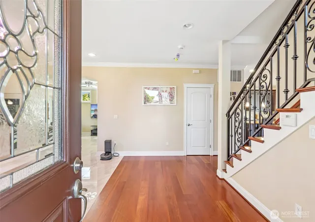 Photo 3 of Single family home for sale at 1006 N 28th Place, Renton, WA 98056 | MLS# NWM2533551 | Listing updated on 2026-09-21
