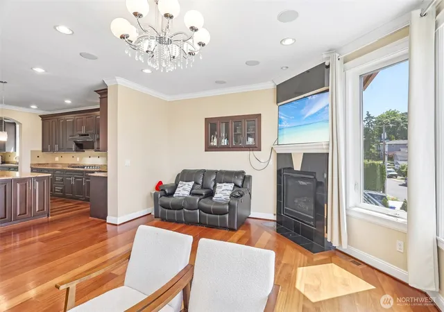 Photo 4 of Single family home for sale at 1006 N 28th Place, Renton, WA 98056 | MLS# NWM2533551 | Listing updated on 2026-09-21