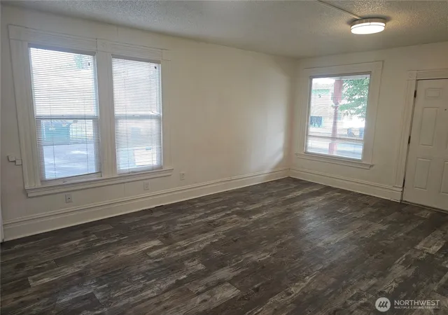 Photo 2 of Sale Pending at 10 N Touchet St, Walla Walla, WA 99362 | MLS# NWM2533571 | Listing updated on 2026-10-01