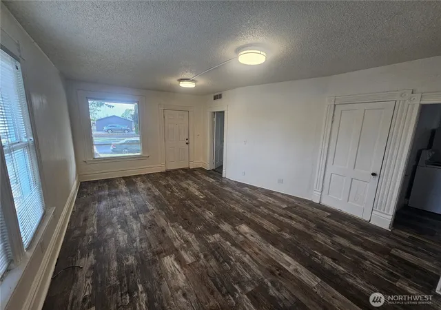Photo 3 of Sale Pending at 10 N Touchet St, Walla Walla, WA 99362 | MLS# NWM2533571 | Listing updated on 2026-10-01
