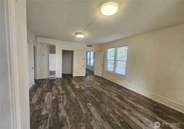 Photo 3 of Sale Pending at 10 N Touchet St, Walla Walla, WA 99362 | MLS# NWM2533571 | Listing updated on 2026-10-01
