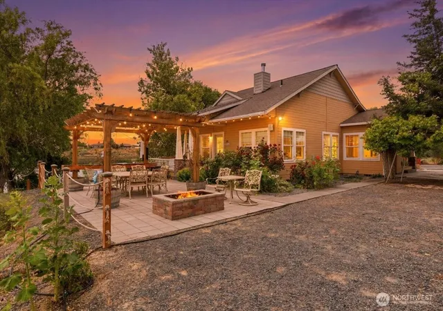 Photo 1 of Single family home for sale at 3481 Valley Rd, Moses Lake, WA 98837 | MLS# NWM2533604 | Listing updated on 2026-09-30