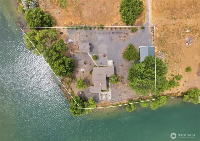 Photo 3 of Single family home for sale at 3481 Valley Rd, Moses Lake, WA 98837 | MLS# NWM2533604 | Listing updated on 2026-09-30