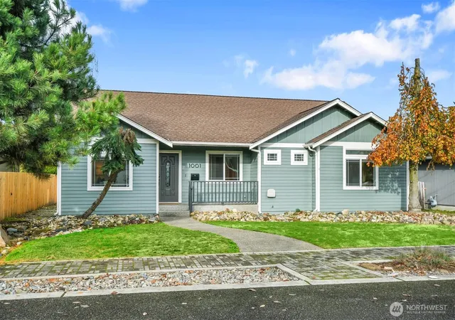 Photo 2 of Single family home for sale at 1001 8th Avenue Nw, Puyallup, WA 98371 | MLS# NWM2533607 | Listing updated on 2026-10-21