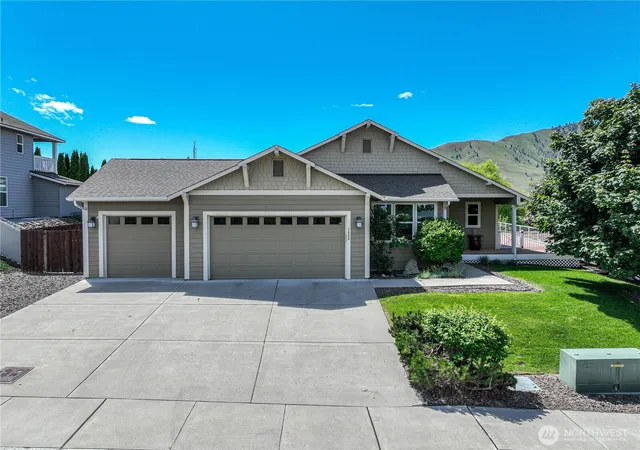 Photo 1 of Single family home for sale at 1000 Sunset Ln, Chelan, WA 98816 | MLS# NWM2533608 | Listing updated on 2026-09-24