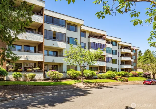 Photo 3 of Condo for sale at 10823 Glen Acres Dr S #D, Seattle, WA 98168 | MLS# NWM2533632 | Listing updated on 2026-09-24