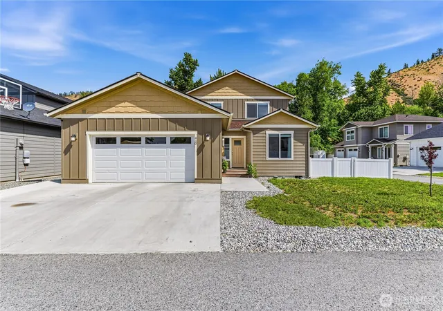 Photo 3 of Single family home for sale at 410 Riverside Meadow, Cashmere, WA 98815 | MLS# NWM2533669 | Listing updated on 2026-09-21