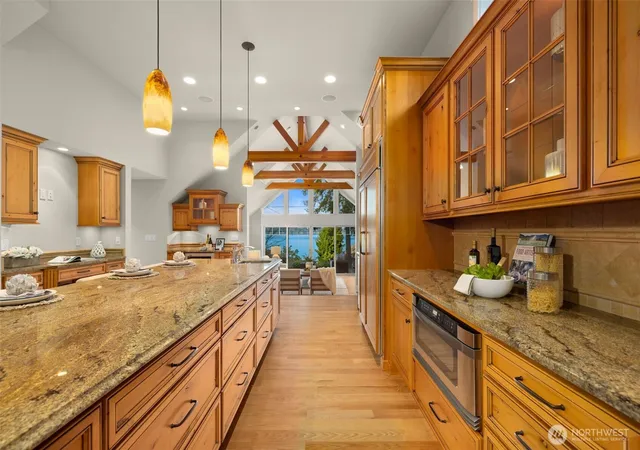 Photo 4 of Single family home for sale at 18021 SE 40th Place, Bellevue, WA 98008 | MLS# NWM2533728 | Listing updated on 2026-10-01