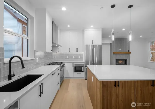 Photo 4 of Townhouse for sale at 962 7th Ave NW (homesite #4), Issaquah, WA 98027 | MLS# NWM2533747 | Listing updated on 2026-10-02