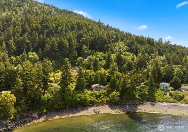 Photo 3 of Sale Pending at 295 Raccoon Point Rd, Eastsound, WA 98245 | MLS# NWM2533803 | Listing updated on 2026-09-25