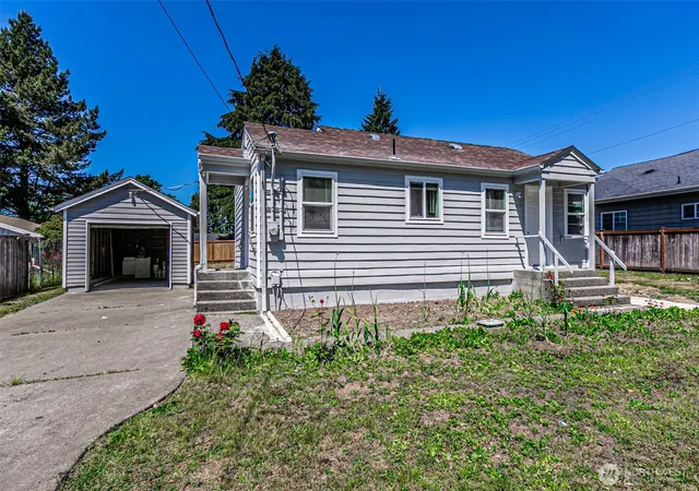 Photo 2 of Sale Pending at 1516 South 272nd, Des Moines, WA 98198 | MLS# NWM2533811 | Listing updated on 2026-09-25