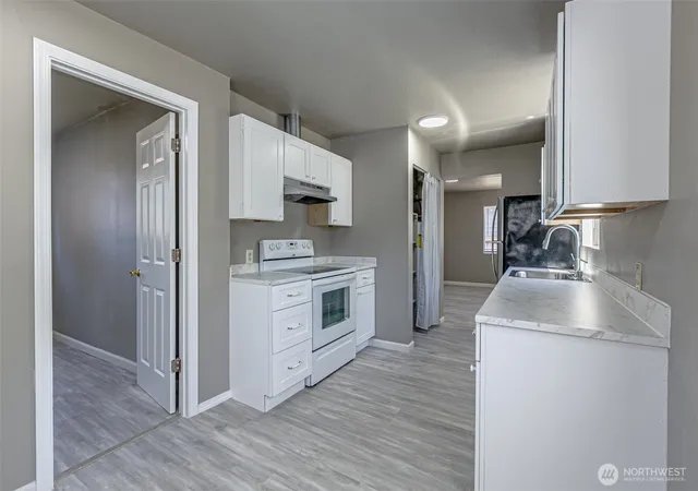 Photo 4 of Sale Pending at 1516 South 272nd, Des Moines, WA 98198 | MLS# NWM2533811 | Listing updated on 2026-09-25
