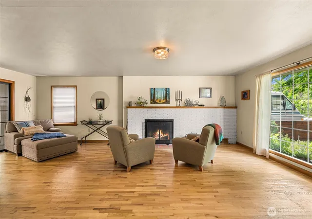 Photo 3 of Single family home for sale at 19 N Garfield Ave, Wenatchee, WA 98801 | MLS# NWM2533862 | Listing updated on 2026-09-19