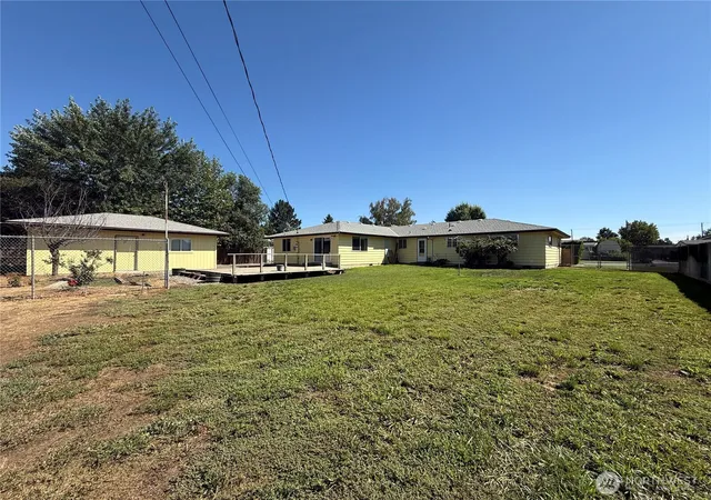 Photo 2 of Single family home for sale at 3903 W Nixon St, Pasco, WA 99301 | MLS# NWM2533866 | Listing updated on 2026-10-01