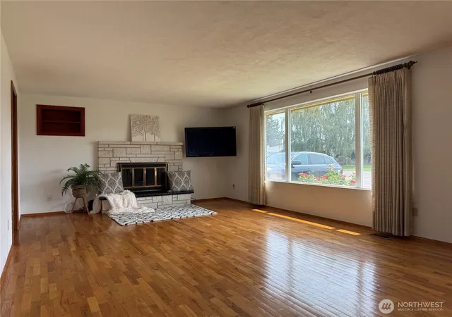 Photo 3 of Single family home for sale at 3903 W Nixon St, Pasco, WA 99301 | MLS# NWM2533866 | Listing updated on 2026-10-01