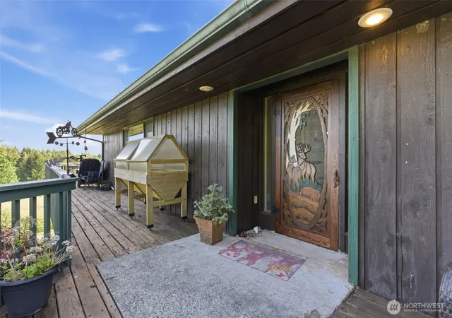Photo 4 of Single family home for sale at 1058 Burnt Ridge Rd, Onalaska, WA 98570 | MLS# NWM2533878 | Listing updated on 2026-09-21