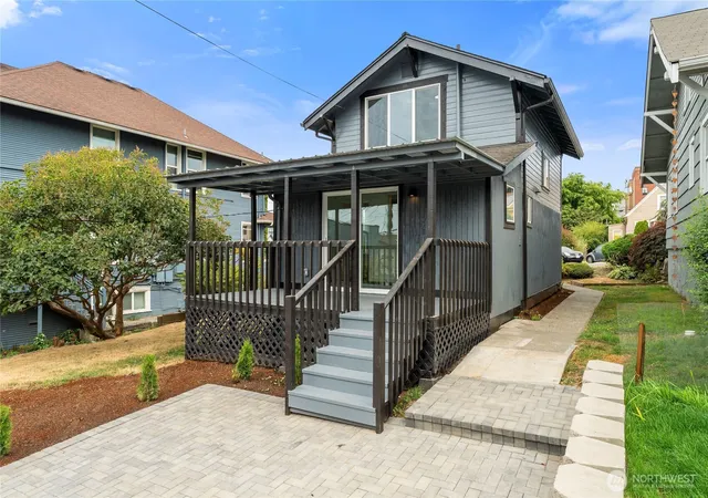 Photo 1 of Single family home for sale at 2928 Nassau St, Everett, WA 98201 | MLS# NWM2533902 | Listing updated on 2026-10-02