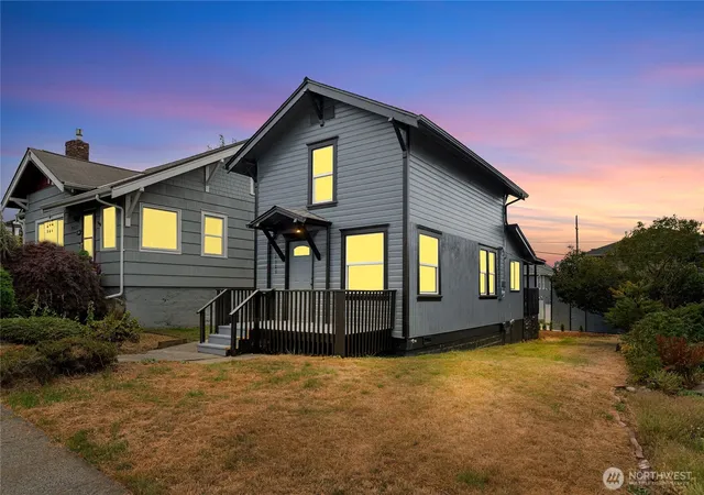 Photo 2 of Single family home for sale at 2928 Nassau St, Everett, WA 98201 | MLS# NWM2533902 | Listing updated on 2026-10-02